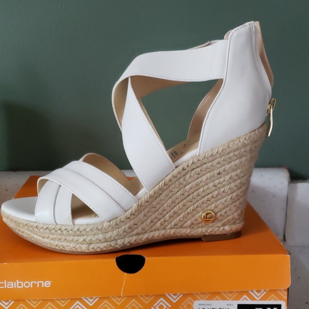 Liz Claiborne white healed sandals
